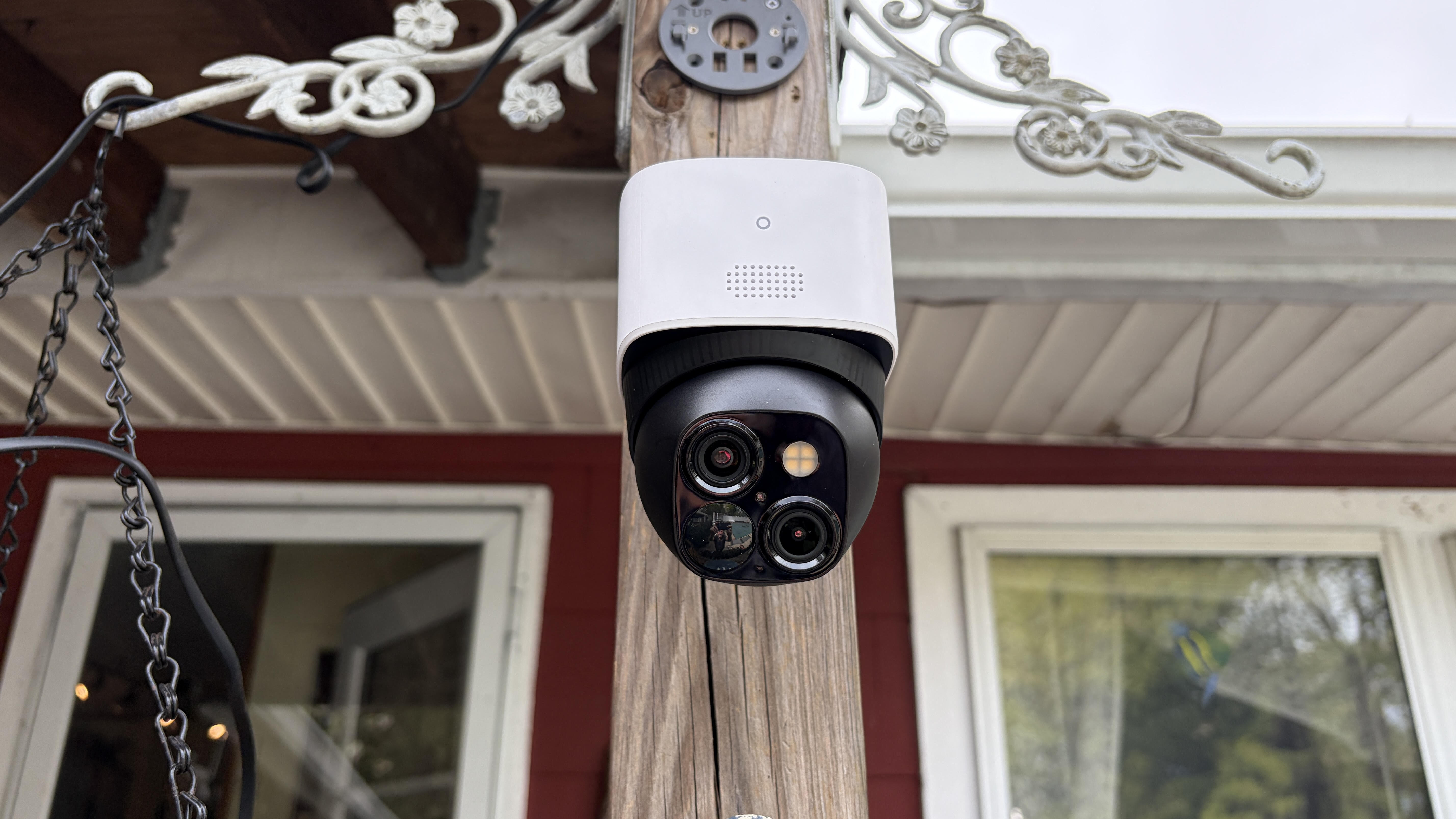 The Eufy SoloCam S340
