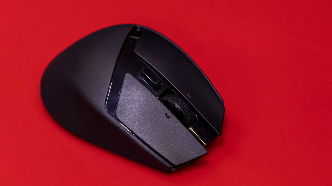 The top of the Razer Basilisk Mobile