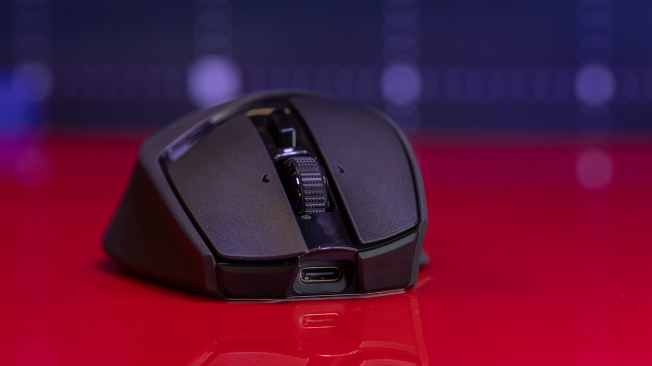 The front of the Razer Basilisk Mobile