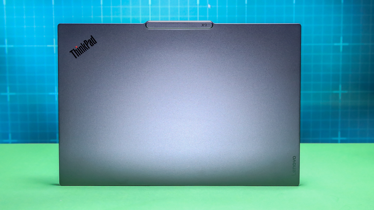 Lenovo ThinkPad X9 15 Aura Edition lid