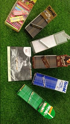 Regular Size Rolling Papers are small size papers Best for alone time small doobies and enjoy the peace. Best international rolling paper brands are now available in india with the doorstep deliveries.Only at The Roll N Puff Rolling Paper, Rolled Paper, Glow In The Dark, Rolls