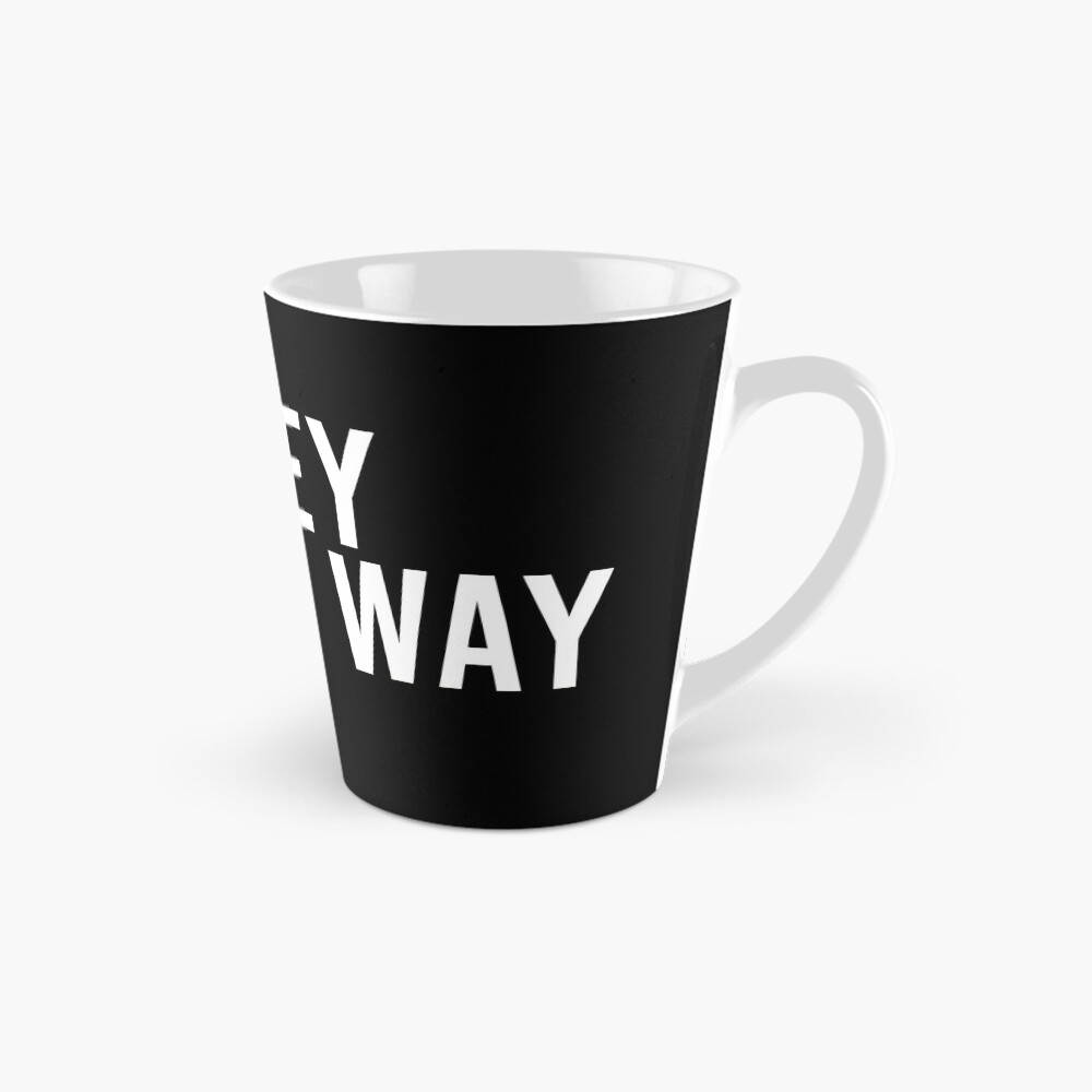 Vista previa del artículo con la obra «Taza cónica», diseñado y vendido por maddylovesolive.