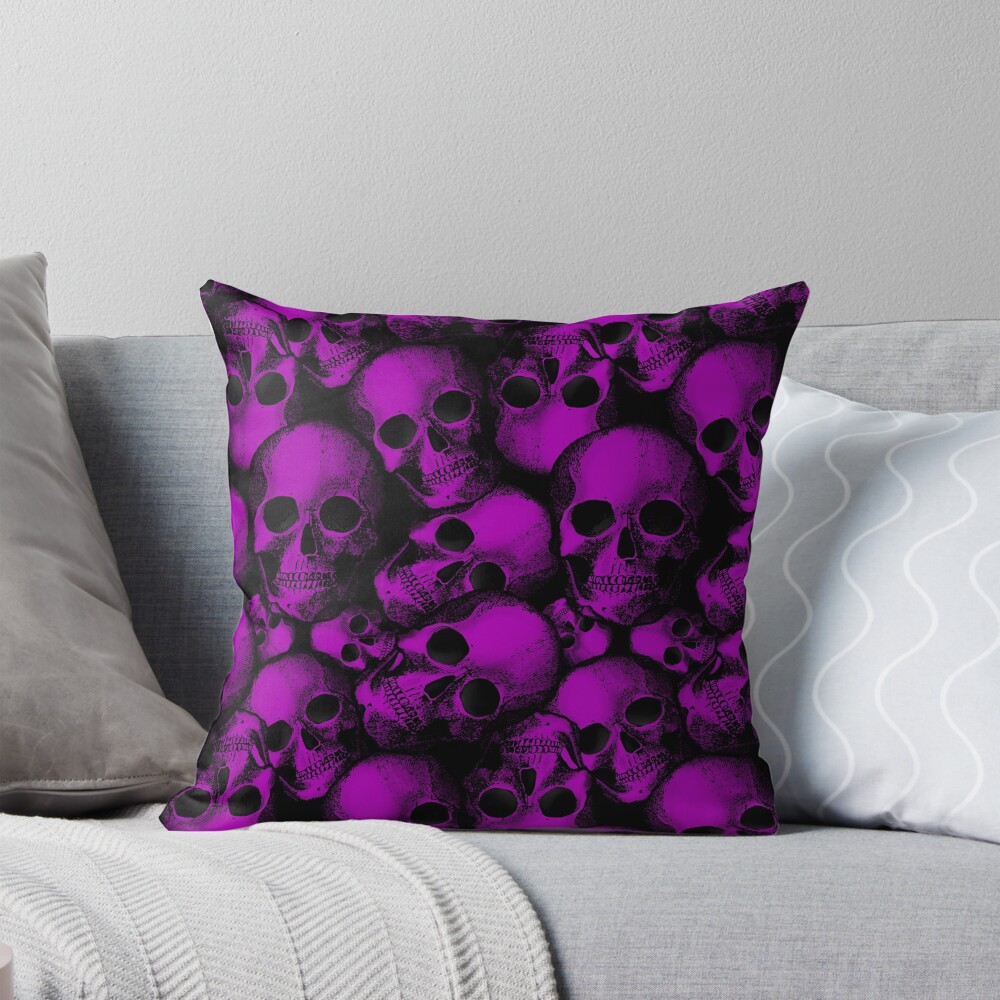Aperçu de l'œuvre Coussin créée et vendue par BlueMothShop.