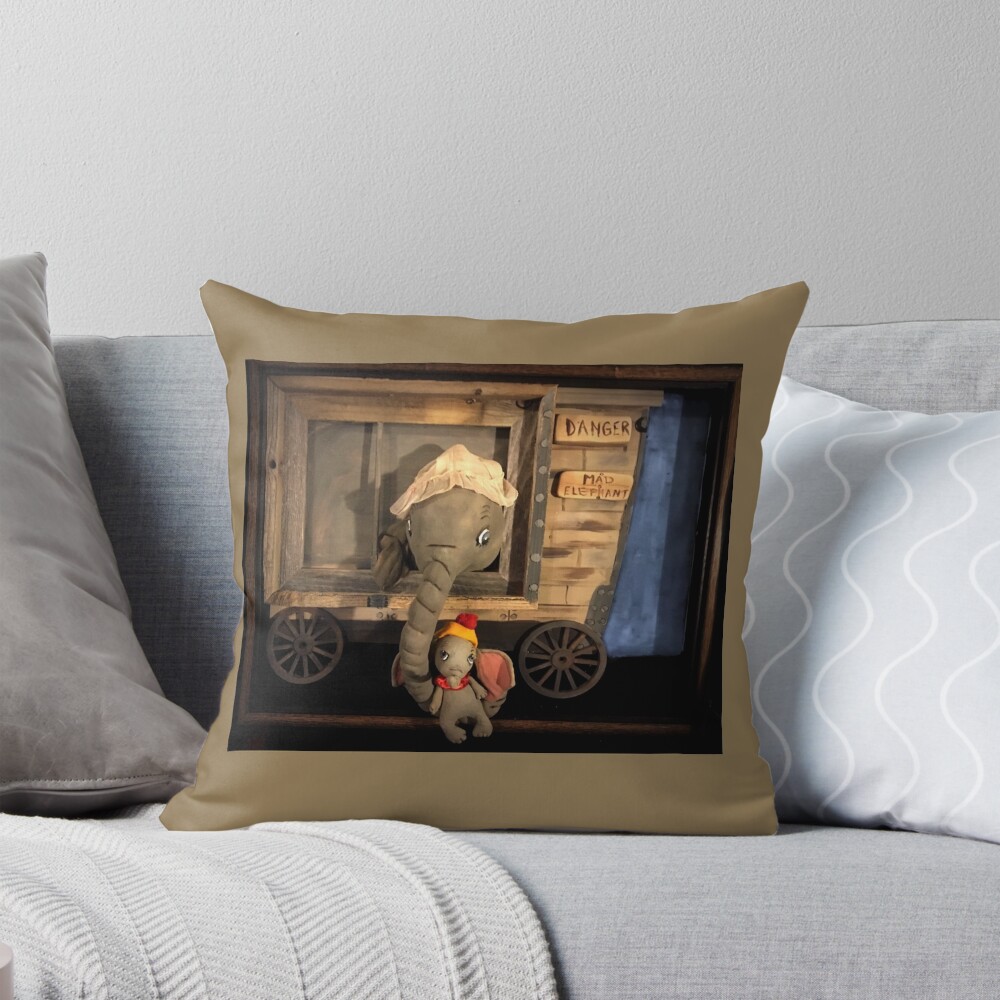 Aperçu de l'œuvre Coussin créée et vendue par Jan Shackelford.