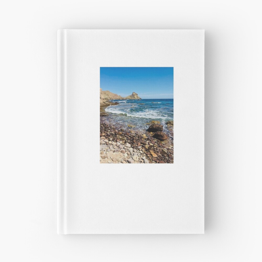 Vista previa del artículo con la obra «Cuaderno de tapa dura», diseñado y vendido por Giannaka.
