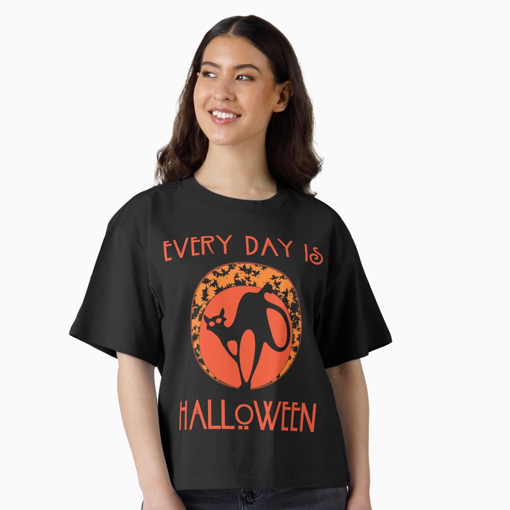 Artikel-Vorschau von Boxy T-Shirt, designt und verkauft von KaliBlack.
