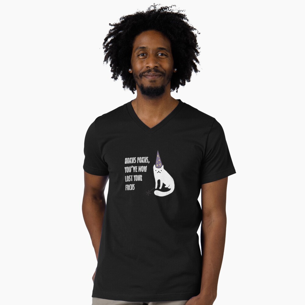 Aperçu de l'œuvre T-shirt col V créée et vendue par FunnyGrief.