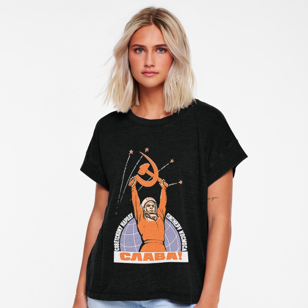 Aperçu de l'œuvre T-shirt décontracté créée et vendue par TopTeeShop.