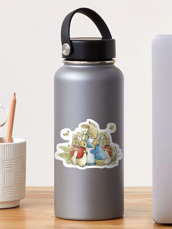 Imagen 1 de 3, Pegatina con la obra Abrazo de Peter Rabbit, diseñada y vendida por Katew-f.