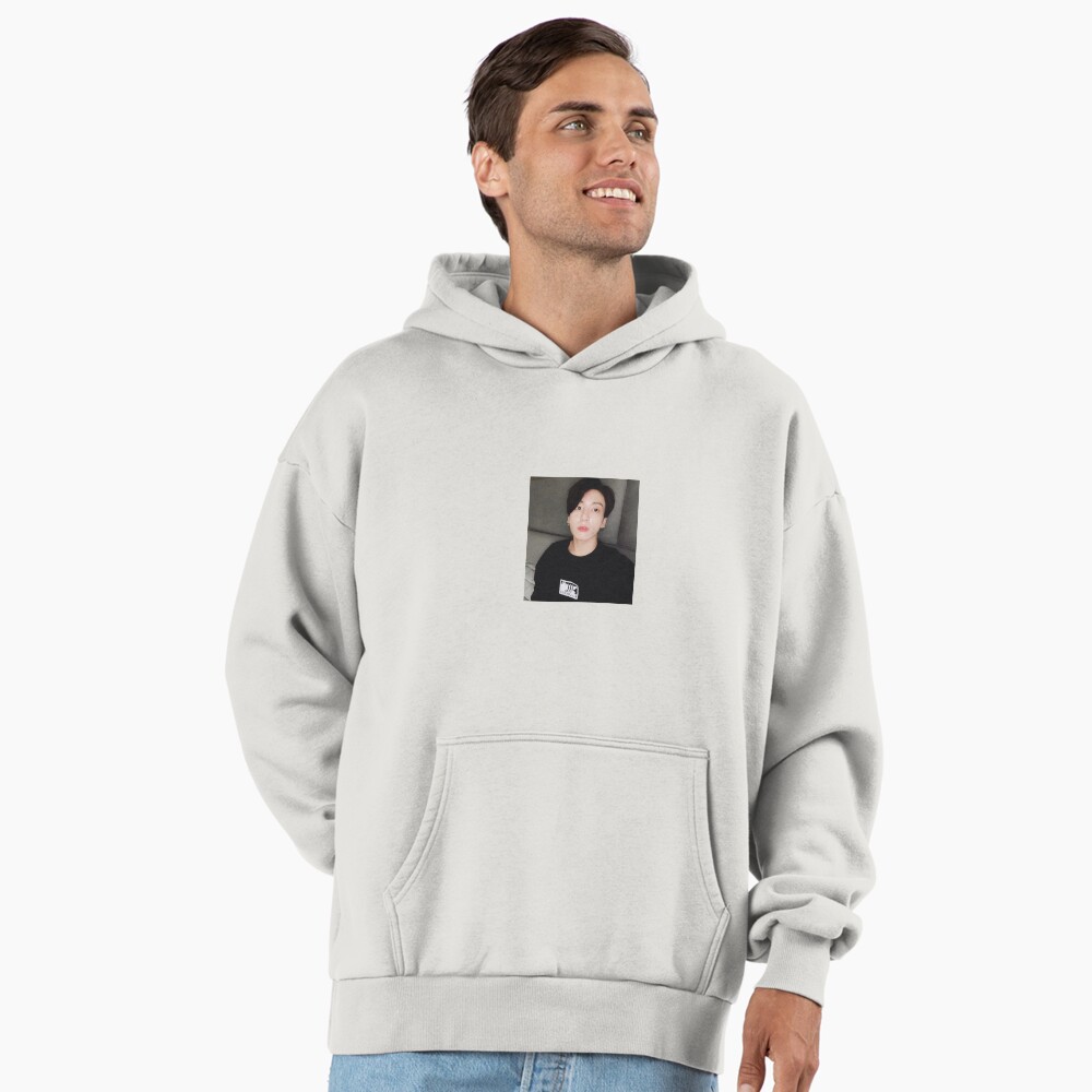 Vista previa del artículo con la obra «Sudadera con capucha oversize prémium», diseñado y vendido por Chicken Nugget.