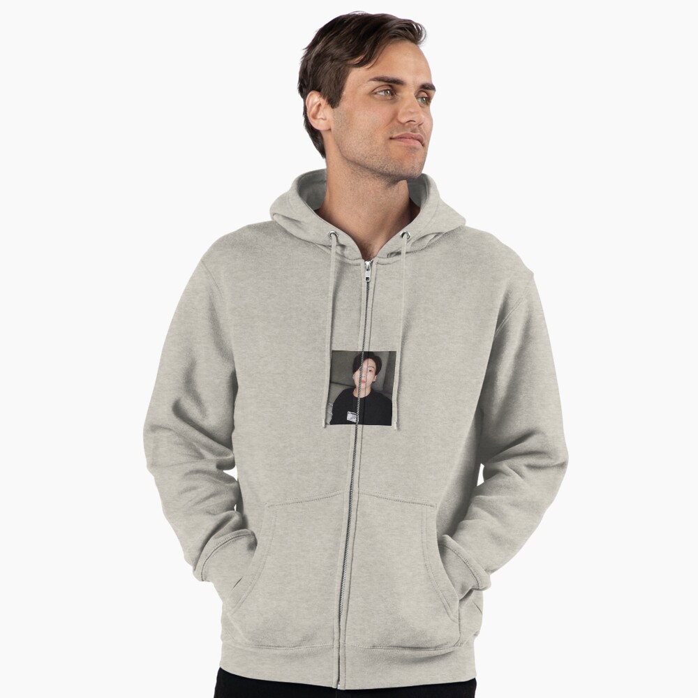 Vista previa del artículo con la obra «Sudadera con capucha y cremallera», diseñado y vendido por Chicken Nugget.