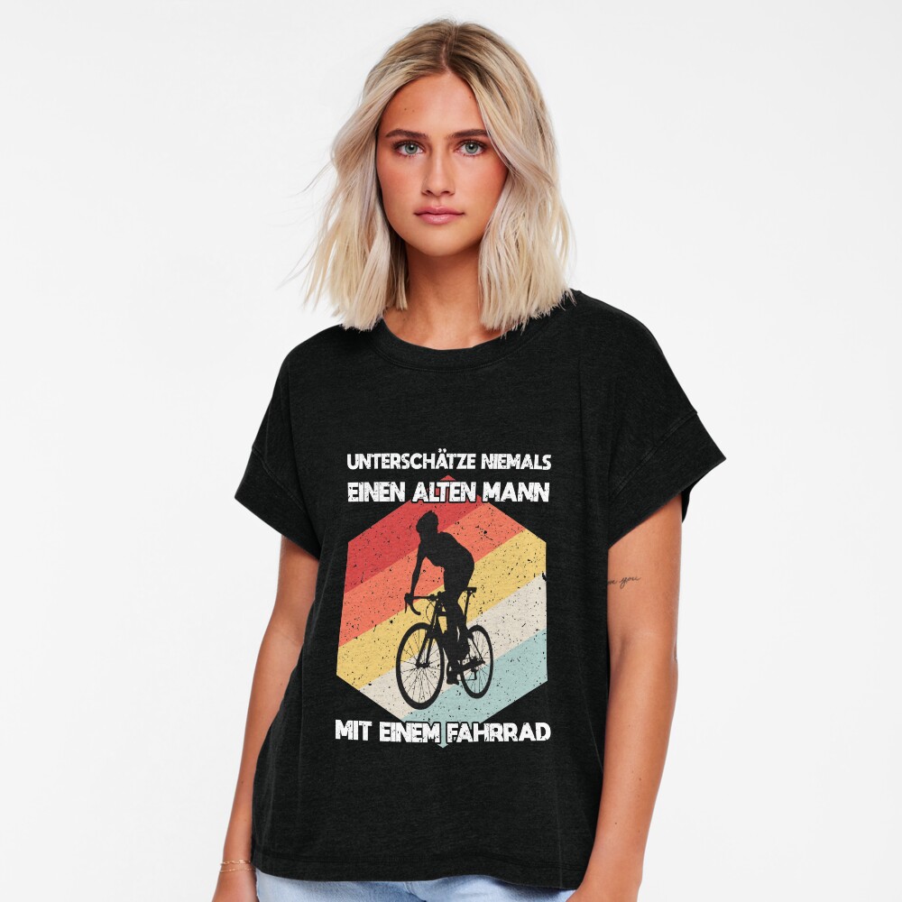 Artikel-Vorschau von Locker geschnittenes T-Shirt, designt und verkauft von khornholio.