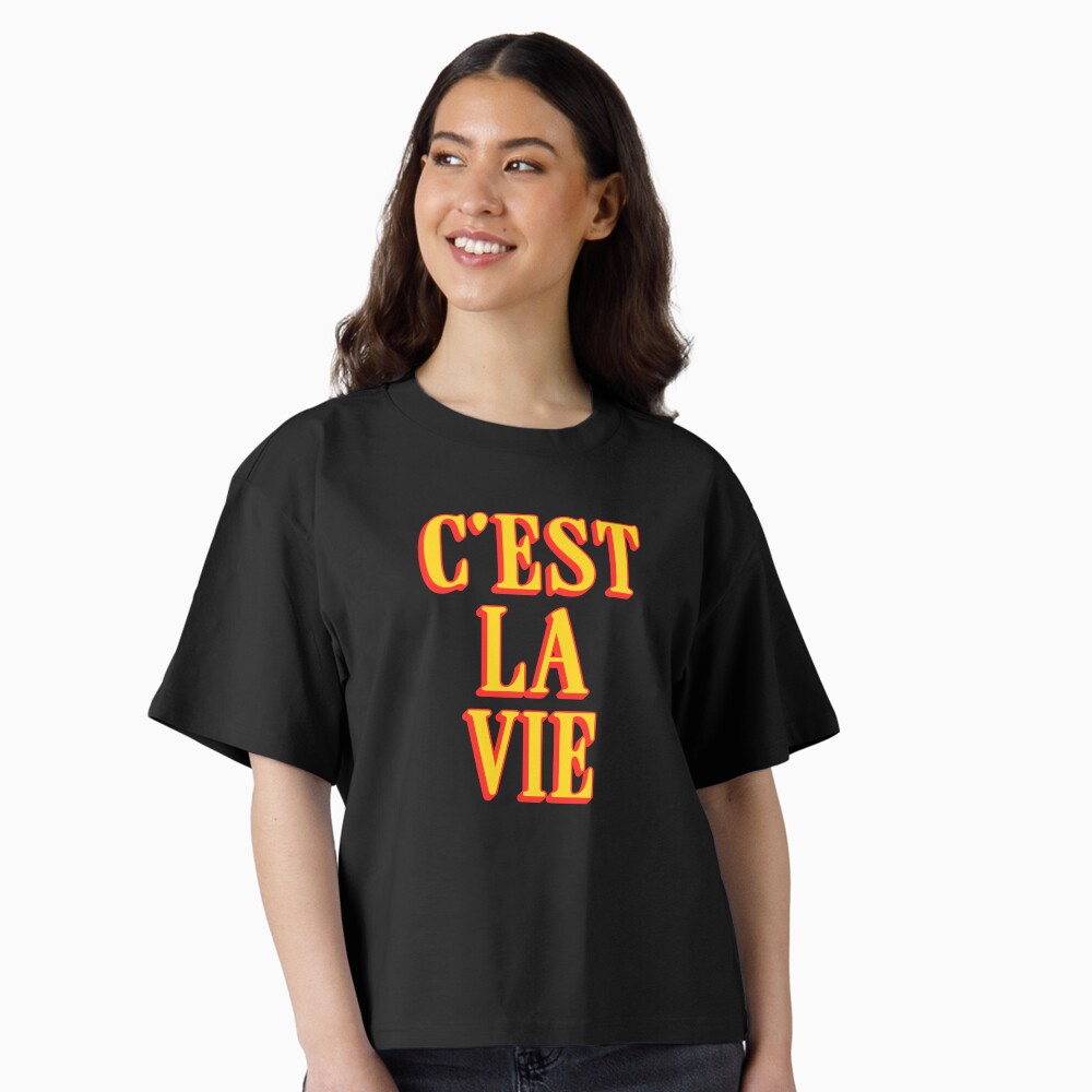 Aperçu de l'œuvre T-shirt boxy créée et vendue par karanwashere.