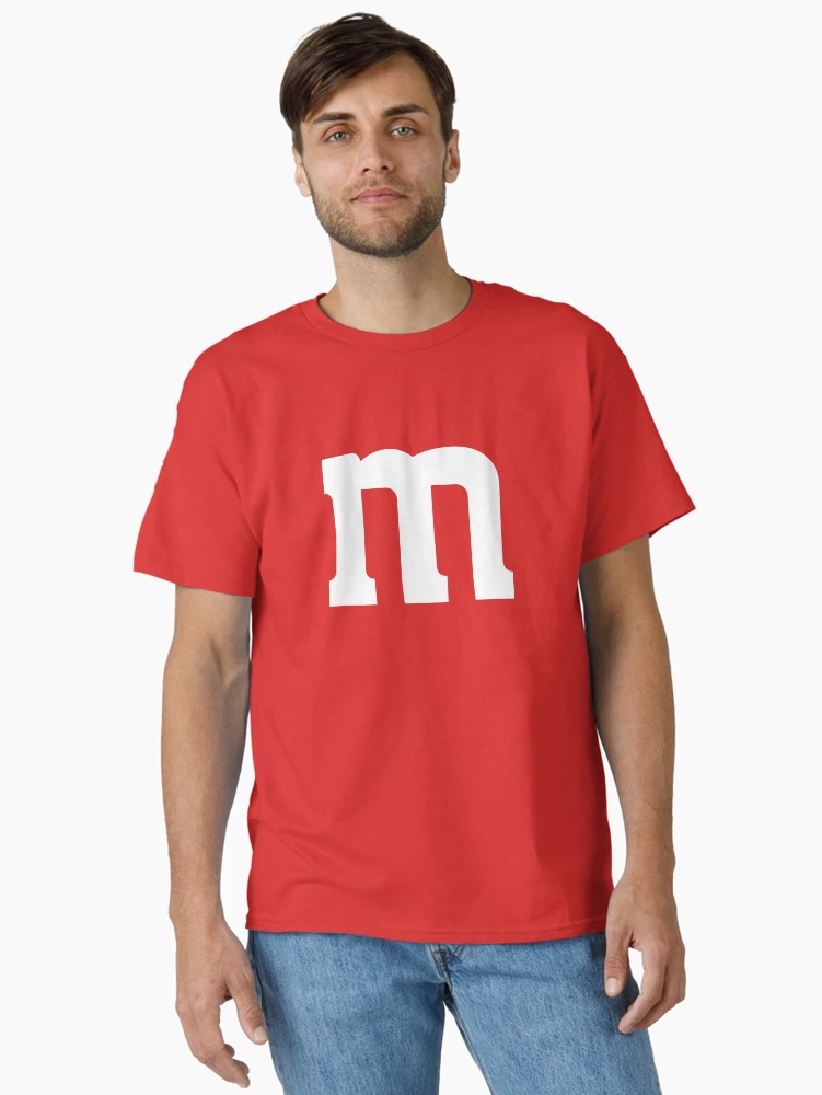 Aperçu 2 sur 7. T-shirt classique avec l'œuvre Déguisement de dernière minute M Candy Funny Halloween créée et vendue par GoldenDov.