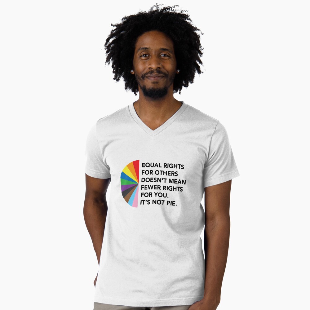 Aperçu de l'œuvre T-shirt col V créée et vendue par Aaron Tallman.