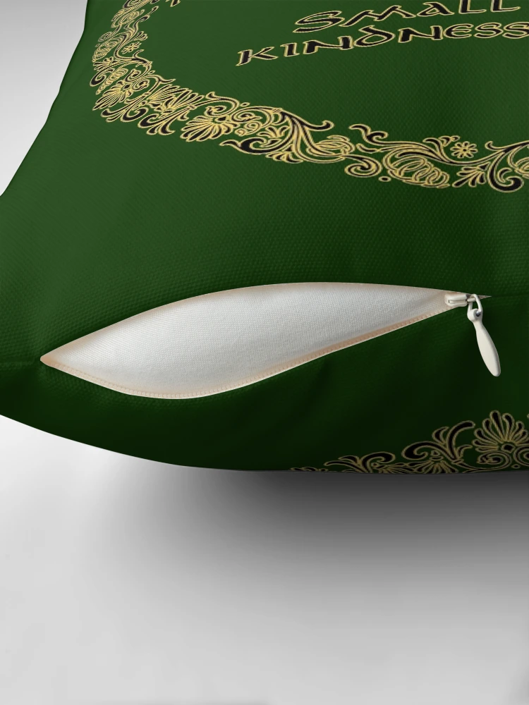 Aperçu 2 sur 4. Coussin avec l'œuvre Petits gestes créée et vendue par Moopichino.