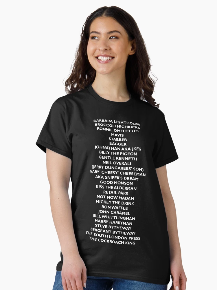 Aperçu 3 sur 7. T-shirt classique avec l'œuvre Noms de Bob Mortimer - Blanc créée et vendue par The British Bunny Hop Shop.