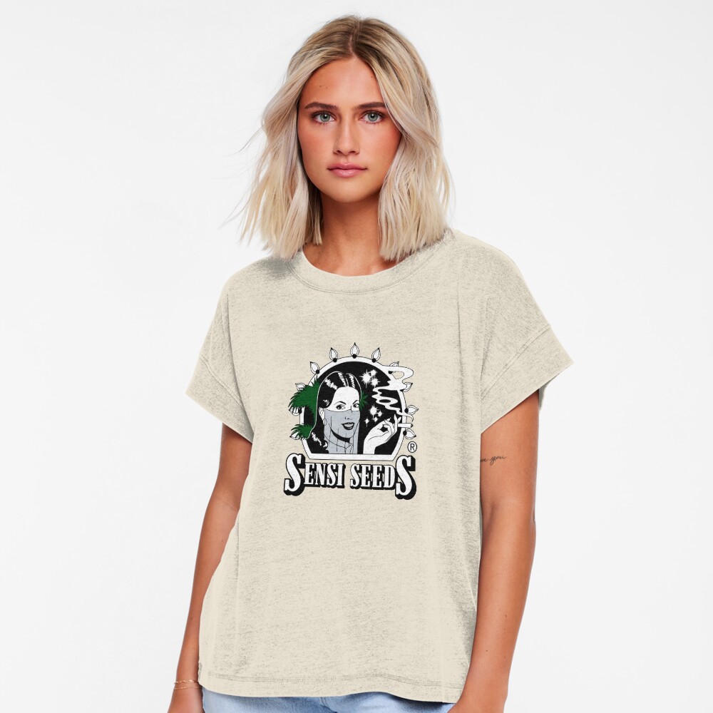 Aperçu de l'œuvre T-shirt décontracté créée et vendue par ArtxcL.