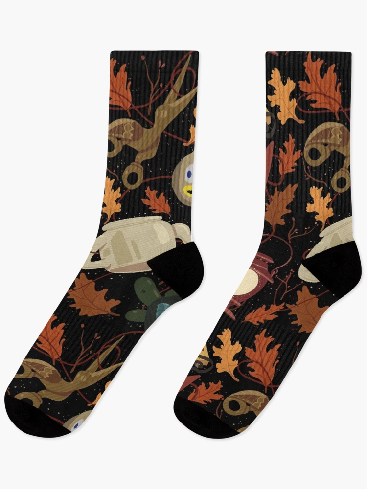 Imagen 1 de 5, Calcetines con la obra Sobre el patrón de la pared del jardín, diseñada y vendida por Max58.