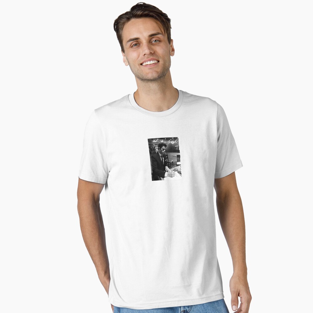 Artikel-Vorschau von Essential T-Shirt, designt und verkauft von Hungry Hungry Buffalo.