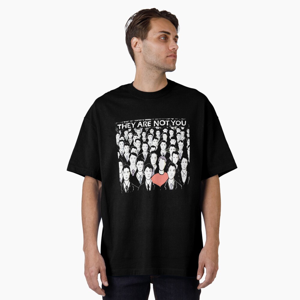 Aperçu de l'œuvre T-shirt oversize créée et vendue par seeleybooth.