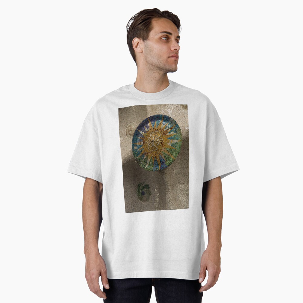 Vista previa del artículo con la obra «Camiseta oversize», diseñado y vendido por Georgia Mizuleva.
