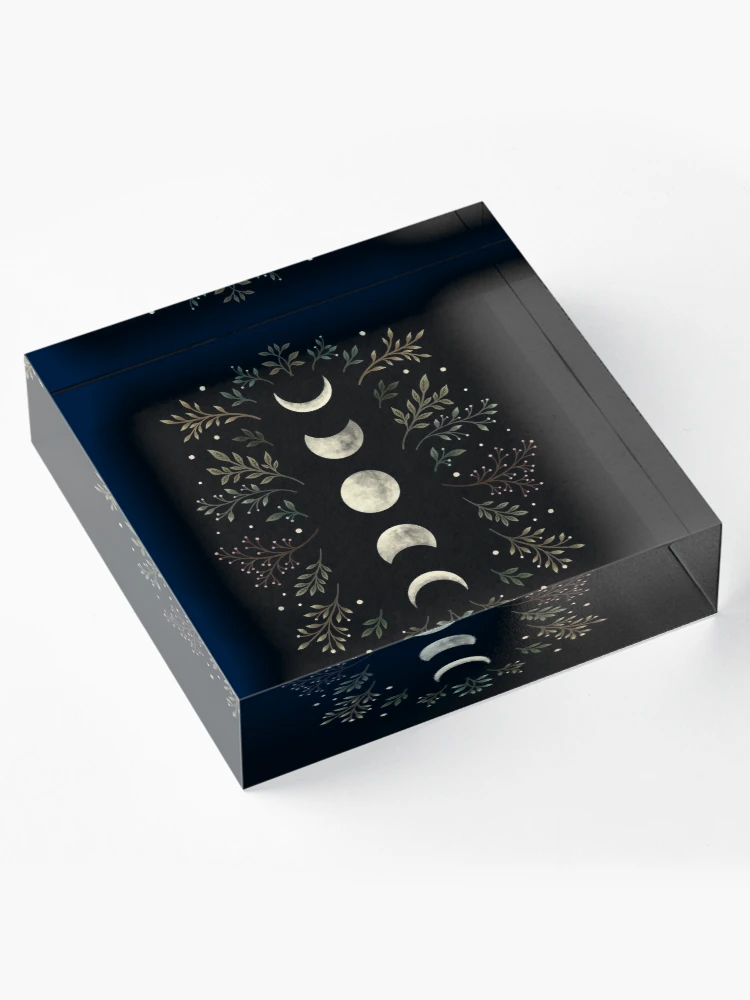 Imagen 4 de 5, Bloque acrílico con la obra Jardín iluminado por la luna, verde oliva, diseñada y vendida por episodicDrawing.
