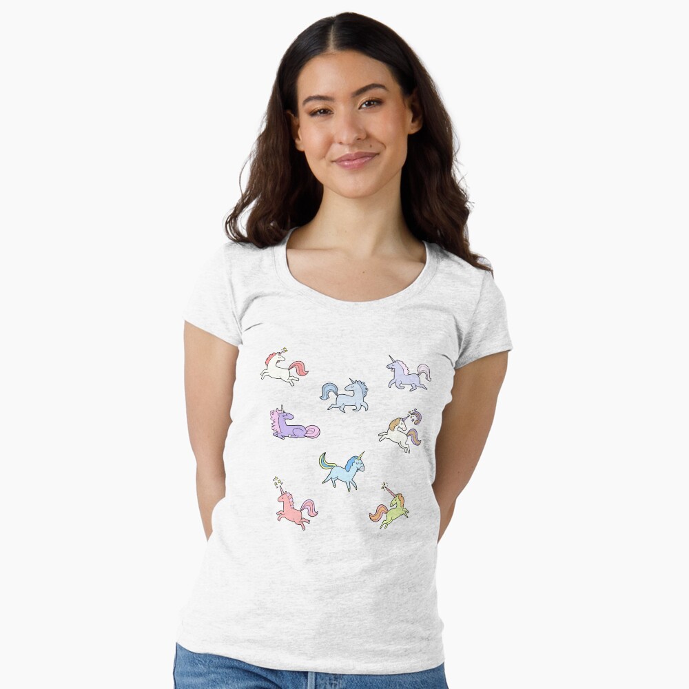 Aperçu de l'œuvre T-shirt échancré créée et vendue par Trickyy90.