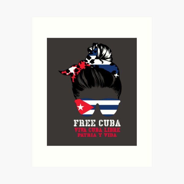 Aperçu de l'œuvre Viva Cuba Cheveux en désordre Femme Chignon Drapeau Cuba gratuit créée et vendue par SouthernYall.
