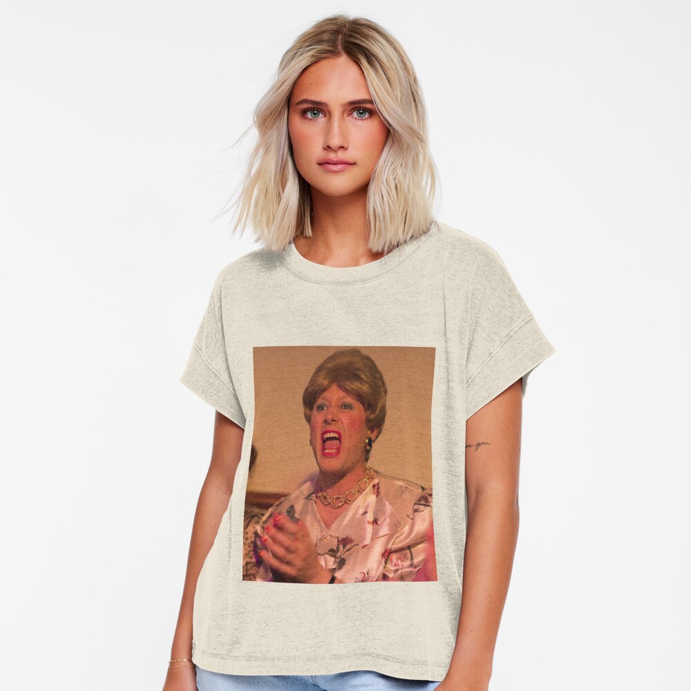 Artikel-Vorschau von Locker geschnittenes T-Shirt, designt und verkauft von CaswellMichael.
