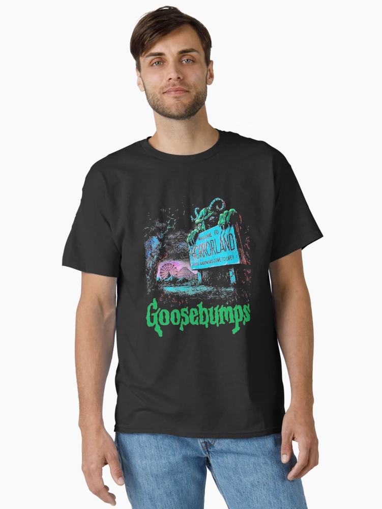 Imagen 2 de 7, Camiseta clásica con la obra La piel de gallina de terror. Horrorland, diseñada y vendida por ScottKingg.