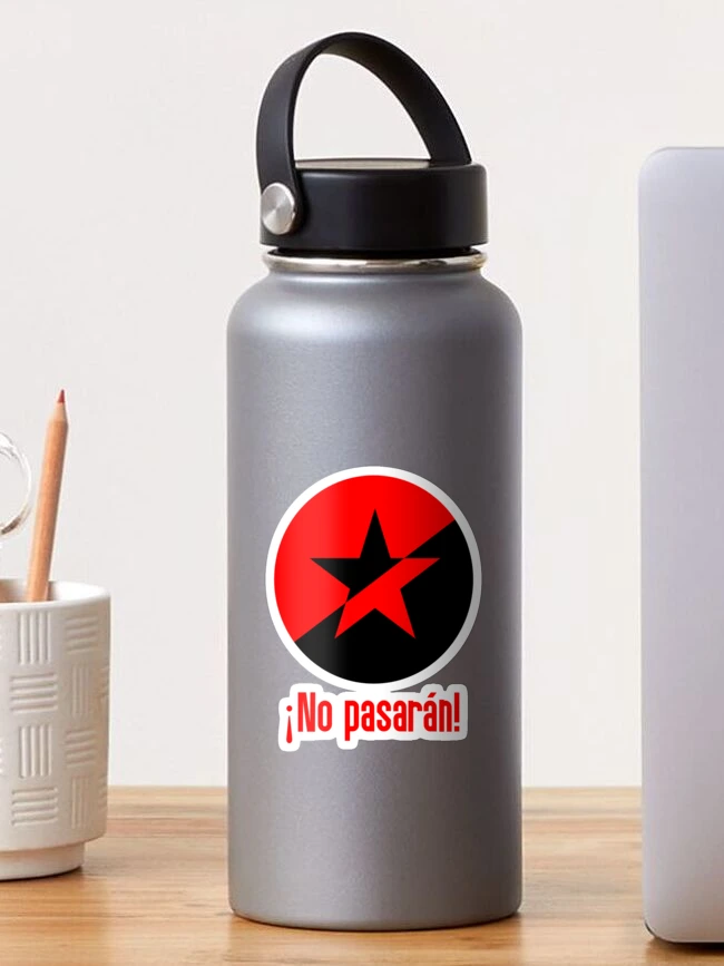 Imagen 1 de 3, Pegatina con la obra No pasaran, diseñada y vendida por RevolutionInPaint.