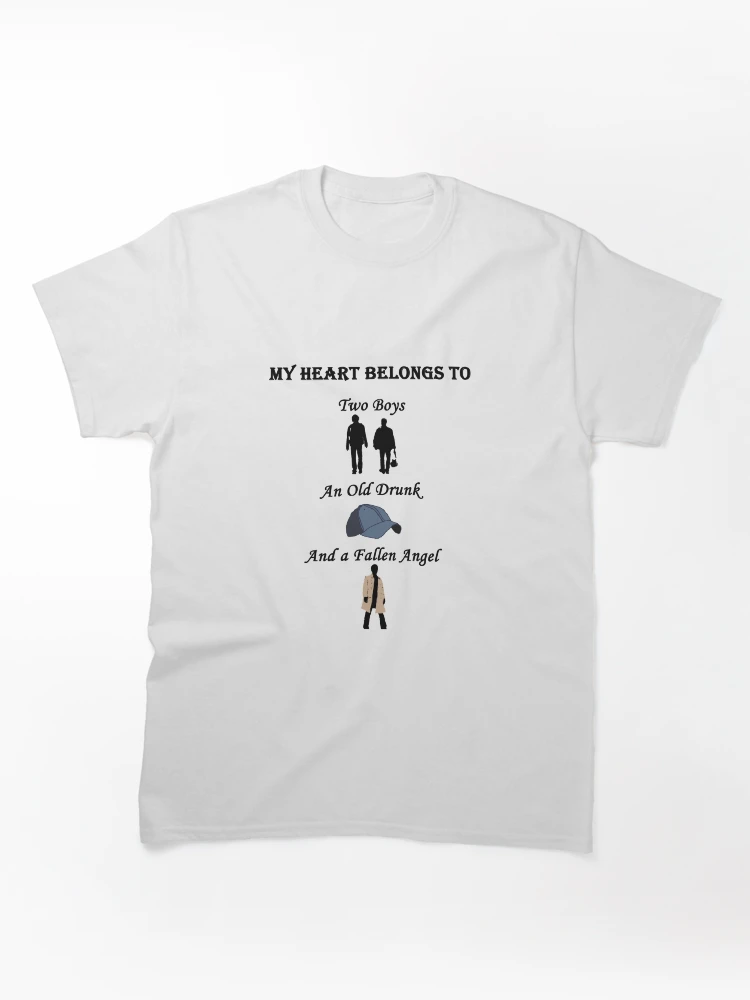 Aperçu 1 sur 7. T-shirt classique avec l'œuvre Mon coeur appartient à Surnaturel créée et vendue par GiantSquid1.