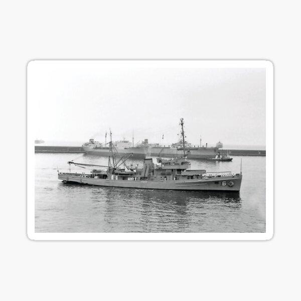Aperçu de l'œuvre MAGASIN DE NAVIRE USS TRINGA (ASR-16) créée et vendue par militarygifts.