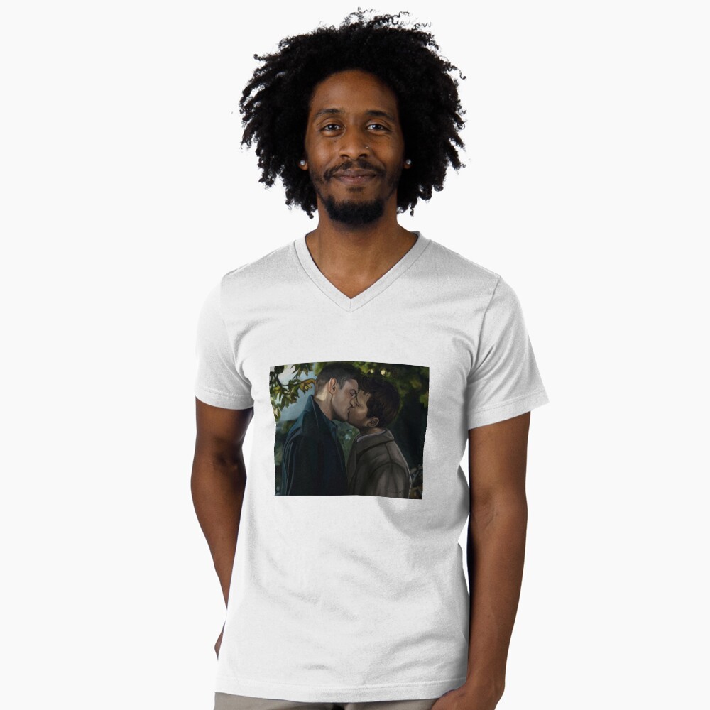 Artikel-Vorschau von T-Shirt mit V-Ausschnitt, designt und verkauft von Scarlett Dixon.