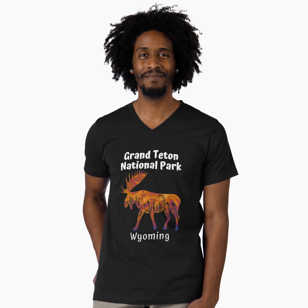 Vista previa del artículo con la obra «Camiseta de cuello en V», diseñado y vendido por JosephTHooper.