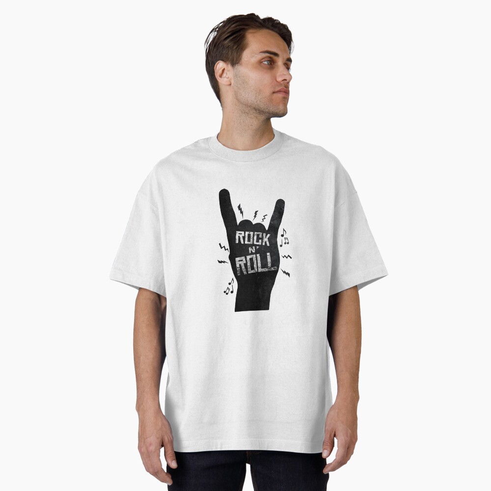 Aperçu de l'œuvre T-shirt oversize créée et vendue par jayy-dee.