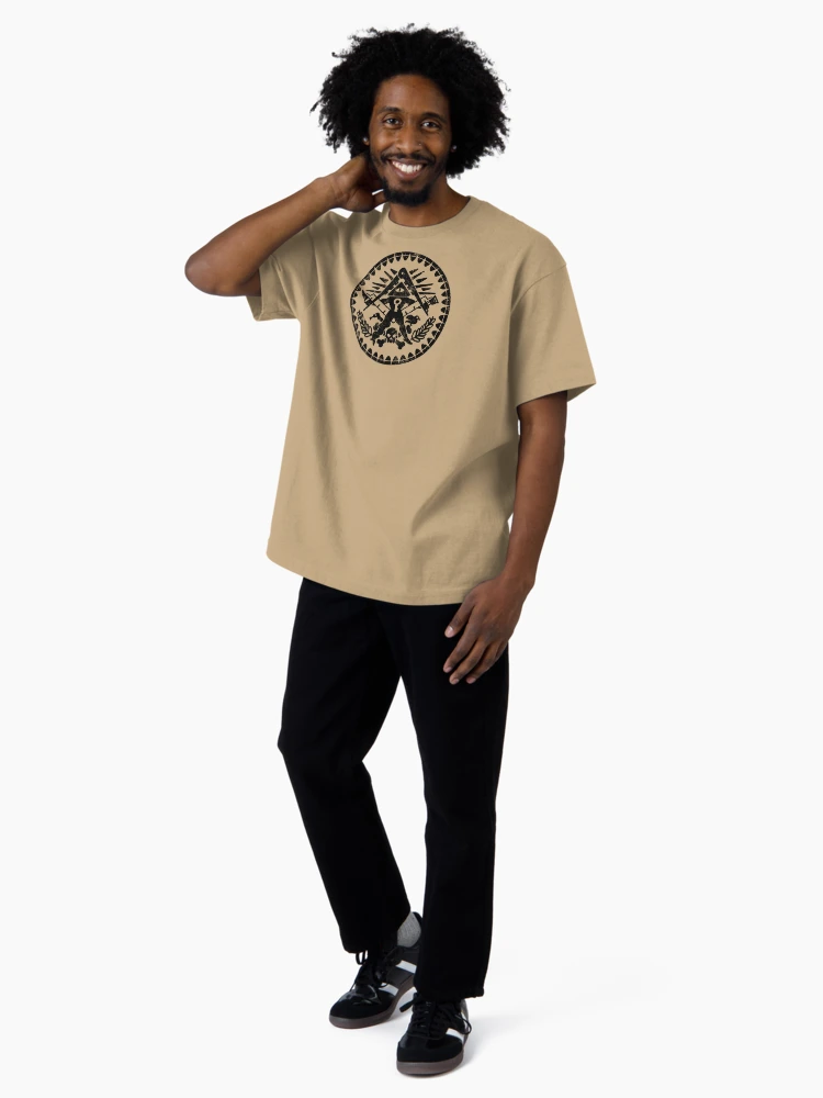 Imagen 4 de 7, Camiseta oversize con la obra Ultra secreto, diseñada y vendida por Vinemans.