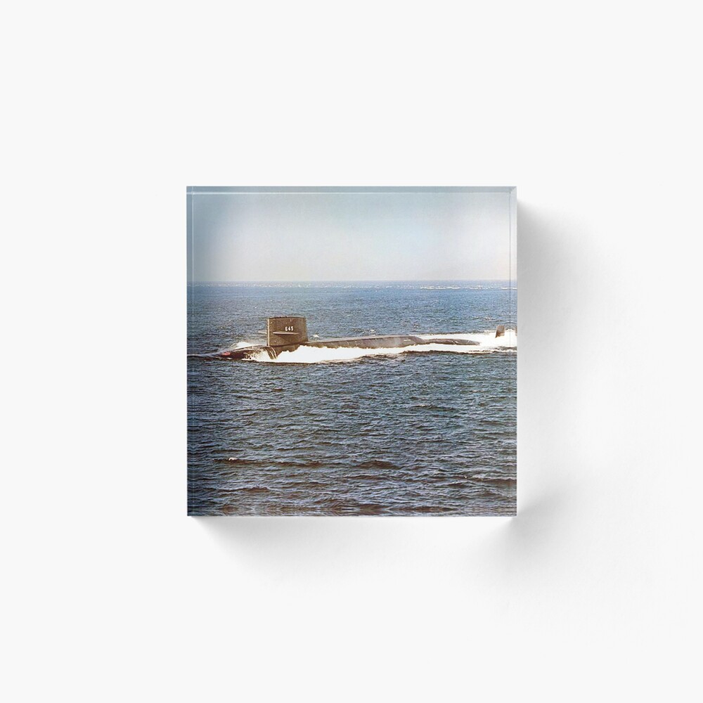 Vista previa del artículo con la obra «Bloque acrílico», diseñado y vendido por militarygifts.