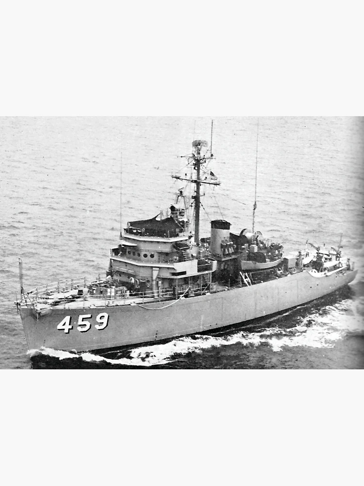 Aperçu 3 sur 3. Sticker avec l'œuvre USS NIMBLE (MSO-459) MAGASIN DE NAVIRE créée et vendue par militarygifts.
