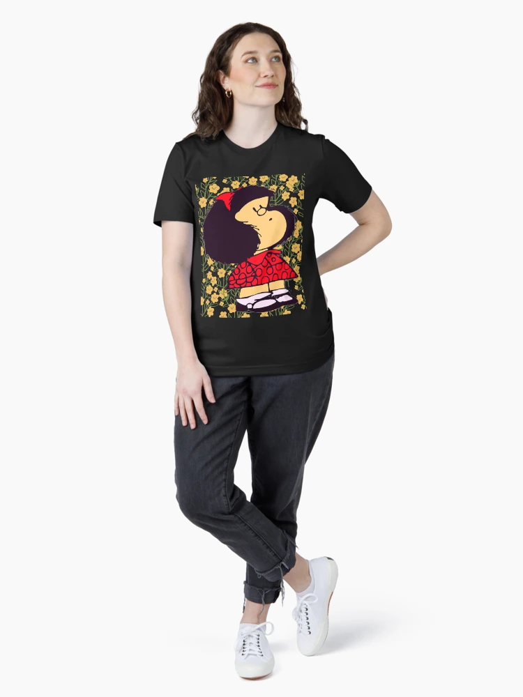 Imagen 4 de 7, Camiseta esencial con la obra Mafalda y flores Classic, diseñada y vendida por RachalRamsey.
