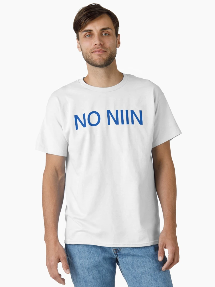 Aperçu 2 sur 7. T-shirt classique avec l'œuvre PAS DE NIIN créée et vendue par SGLkauppa.