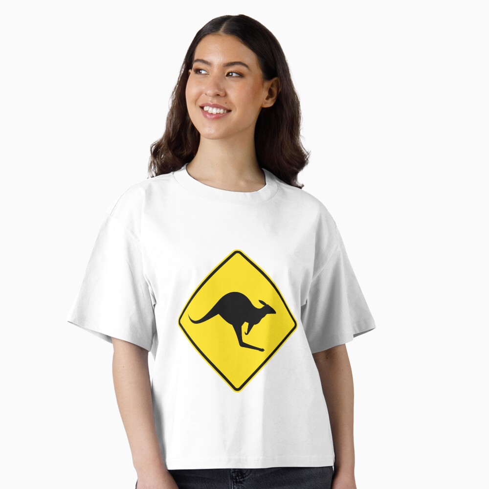 Vista previa del artículo con la obra «Camiseta holgada boxy», diseñado y vendido por maybeoffensive.