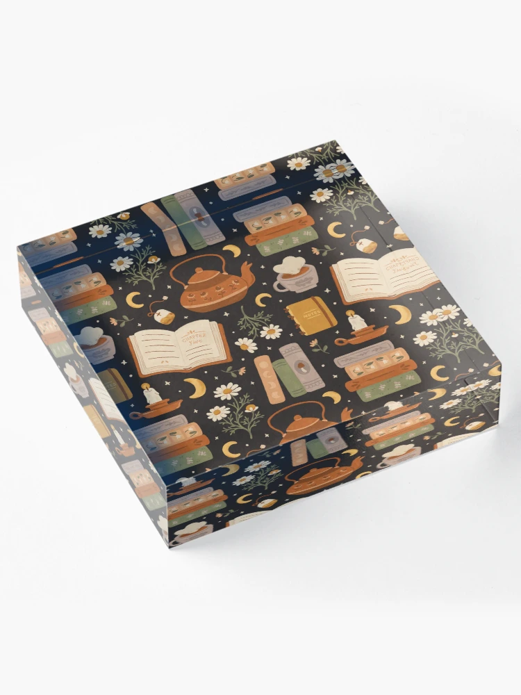 Aperçu 4 sur 5. Bloc acrylique avec l'œuvre De doux rêves livresques créée et vendue par ohjessmarie.