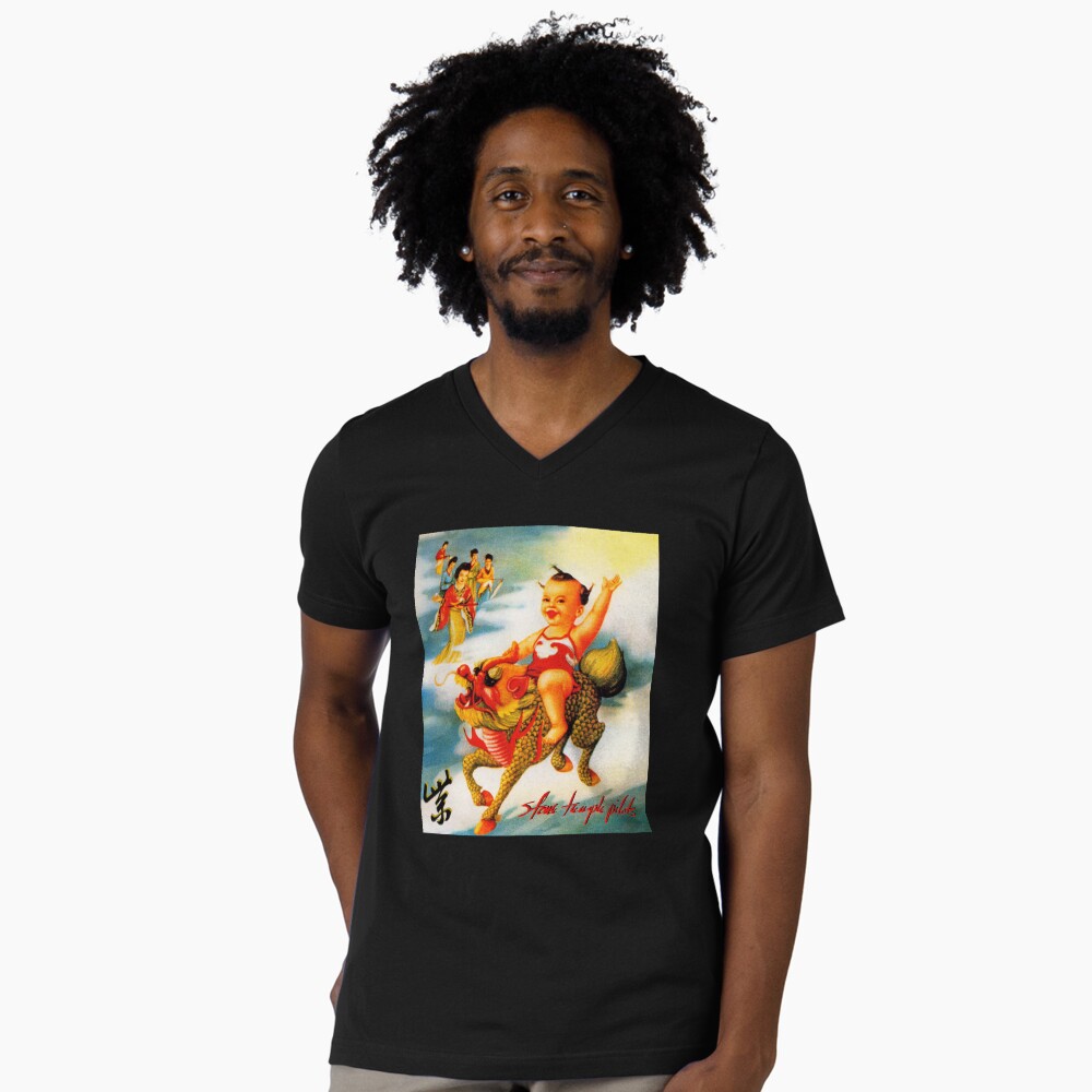 Vista previa del artículo con la obra «Camiseta de cuello en V», diseñado y vendido por MarieBlumenau.