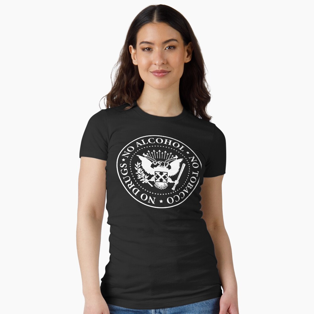 Vista previa del artículo con la obra «Camiseta entallada», diseñado y vendido por xKRISHNACOREx.
