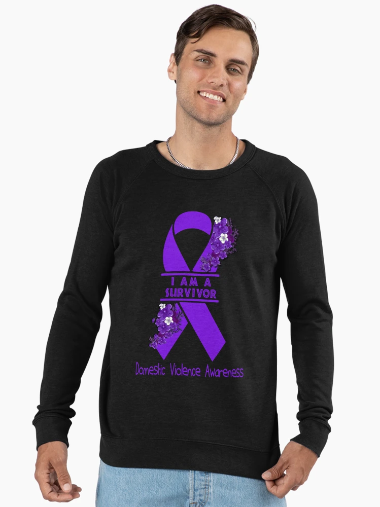 Aperçu 2 sur 6. Sweatshirt léger avec l'œuvre Ruban Je suis un survivant Sensibilisation à la violence familiale créée et vendue par heppenp.