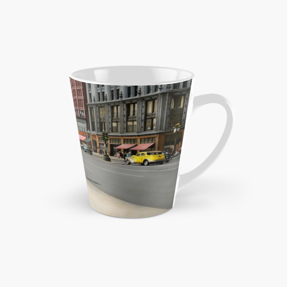 Vista previa del artículo con la obra «Taza cónica», diseñado y vendido por Mike Savad Photography.