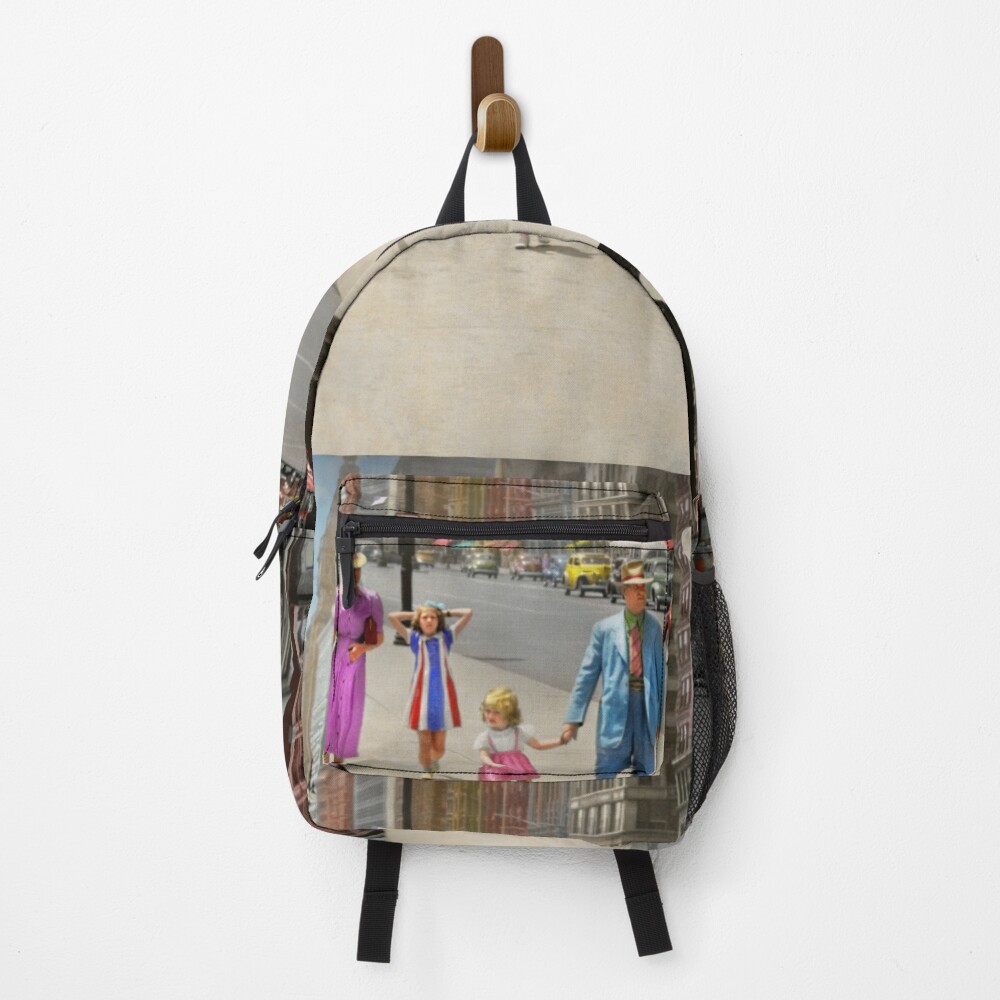 Vista previa del artículo con la obra «Mochila», diseñado y vendido por Mike Savad Photography.