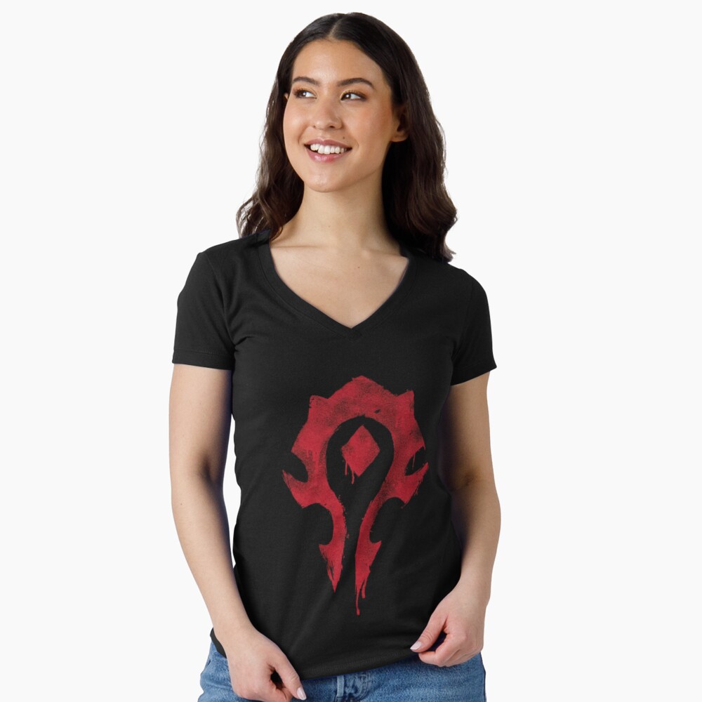 Aperçu de l'œuvre T-shirt moulant col V créée et vendue par katiaros133.